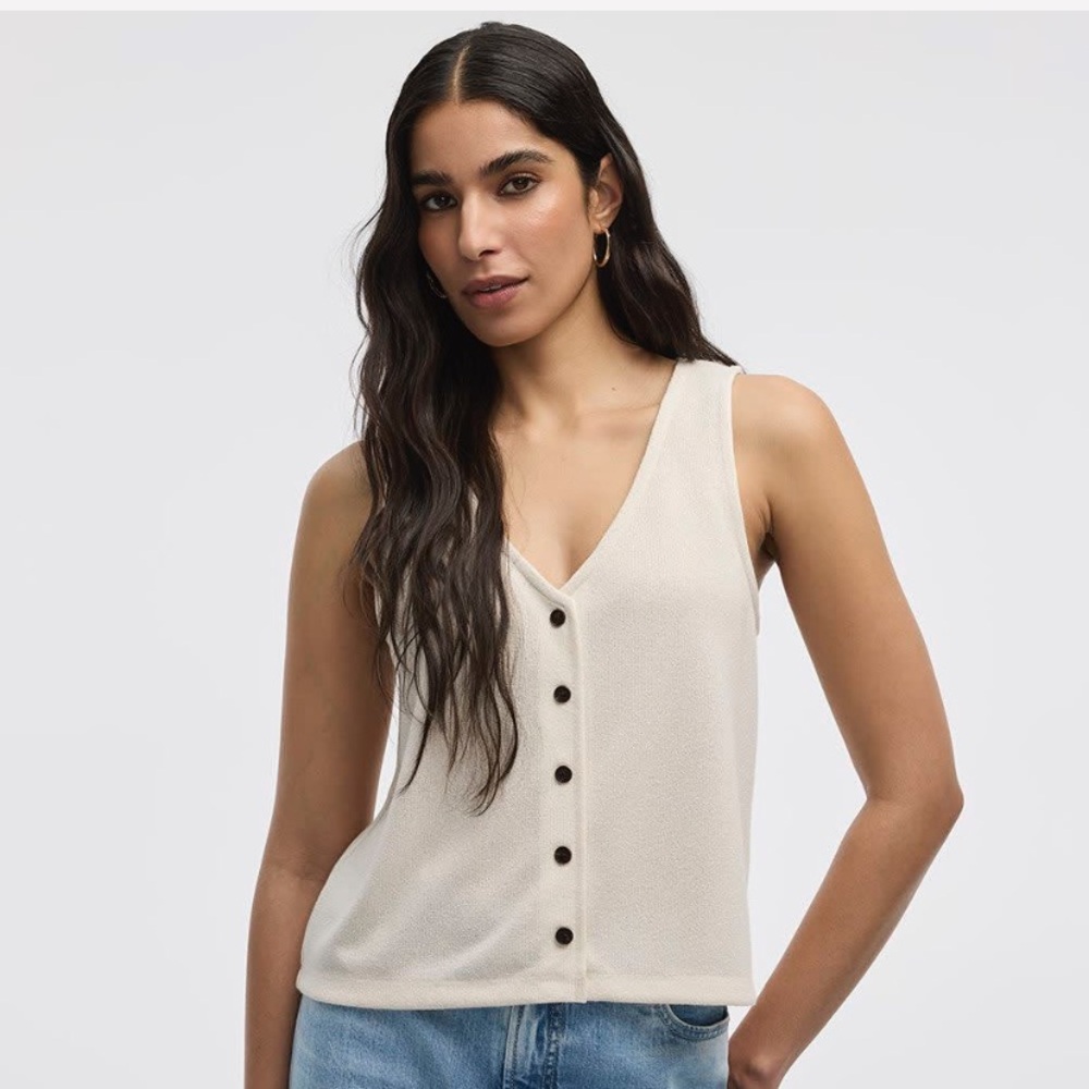 Elegant Cream Sleeveless Button-Down Women's Top (vest)